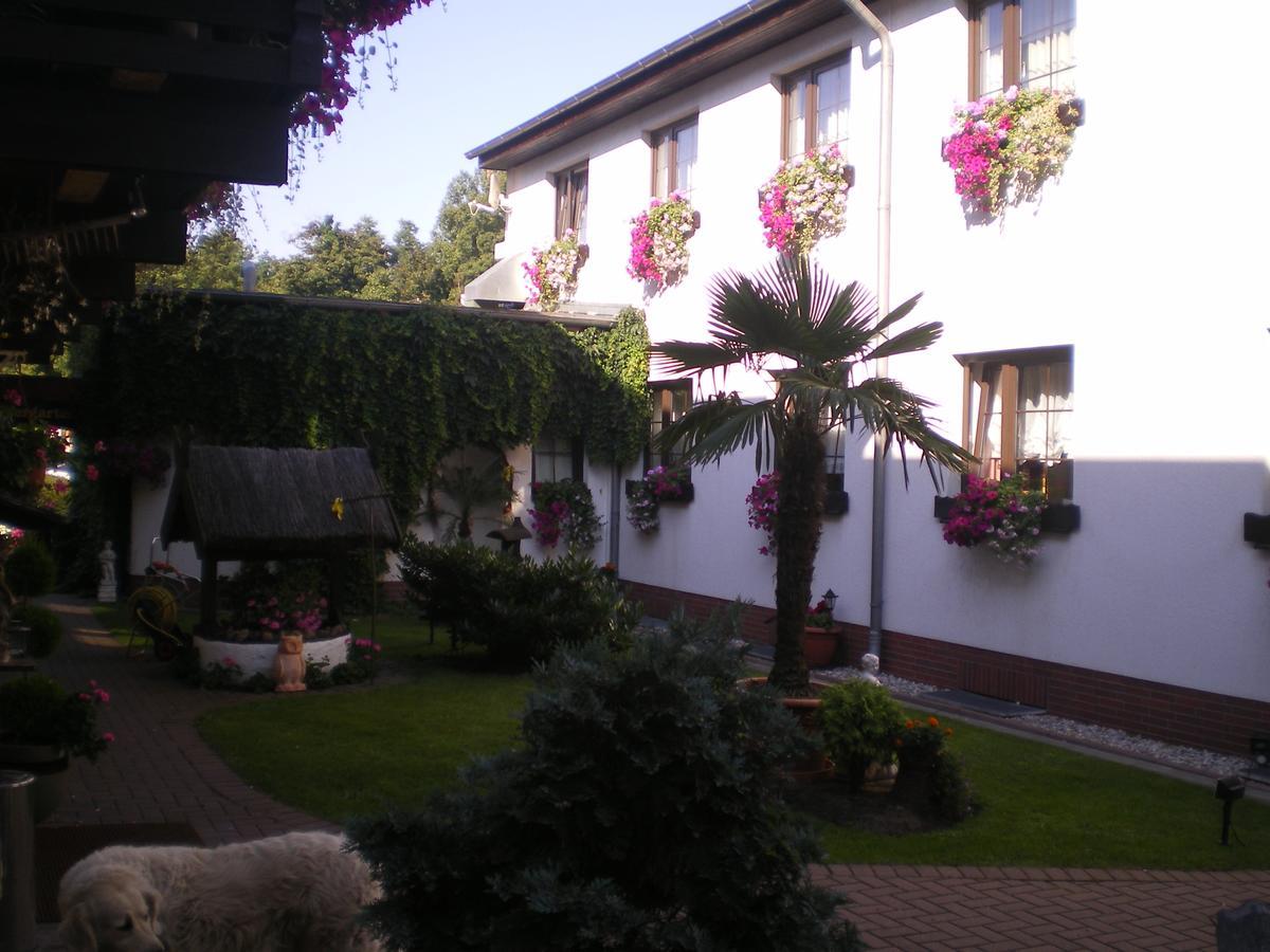 Hotel Am Berg Spremberg Buitenkant foto